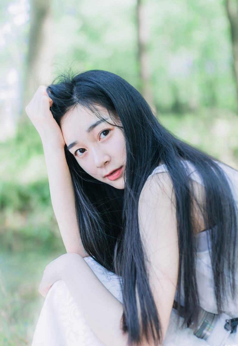 当你穿上了爱情的婚纱，我也披上了和尚的袈裟……